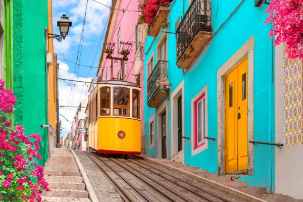 Guía de Lisboa: Itinerarios, lugares locales imprescindibles y consejos de presupuesto